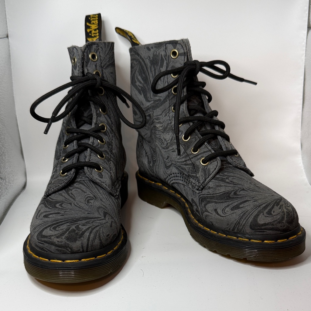 Dr. Martens 1460 Pascal Womens Size 7 Black And Gray Marble 8-Eye Lace-Up Boots